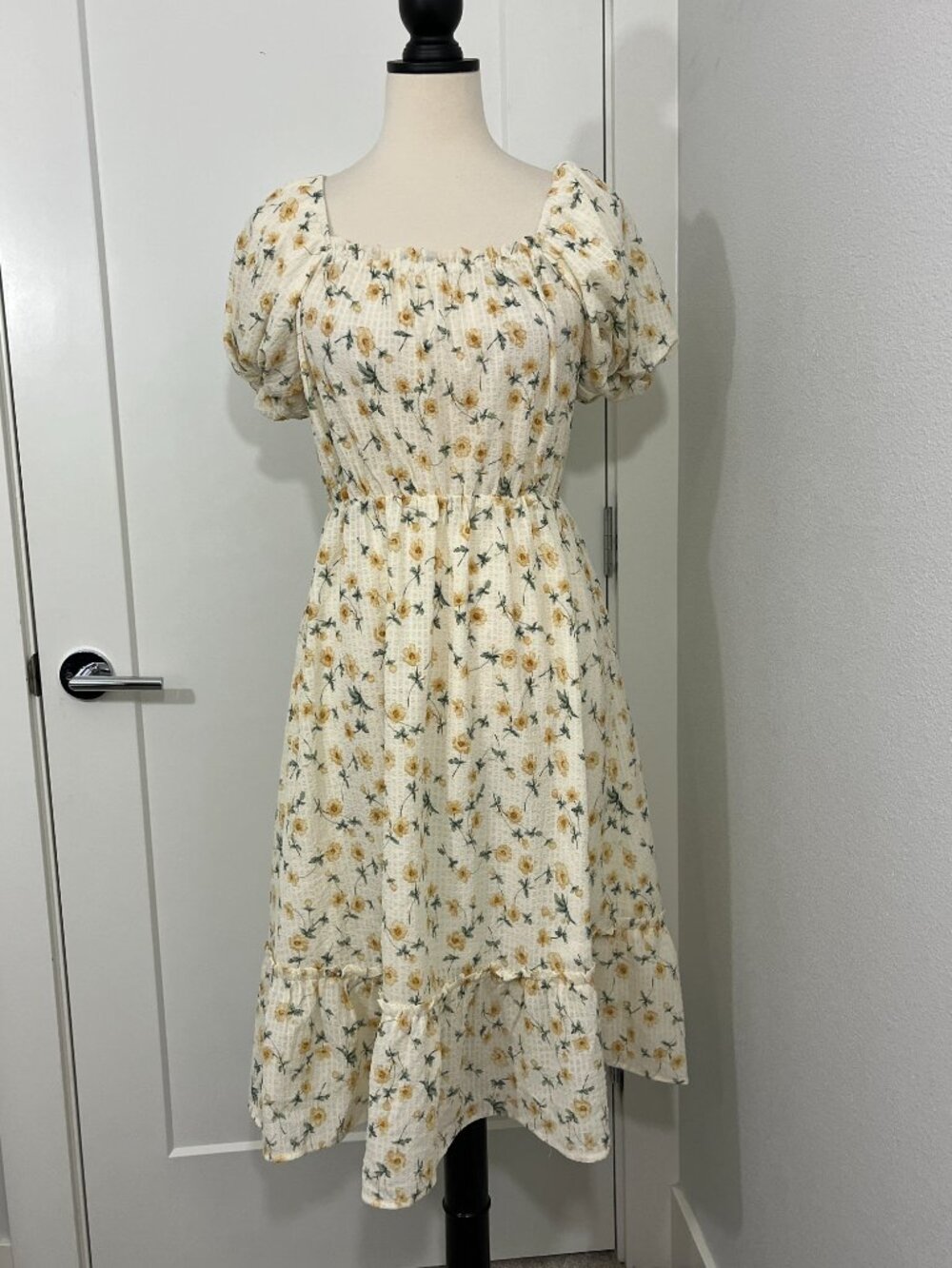 New Love Riche Small White Yellow Floral Off Shoulder Dress